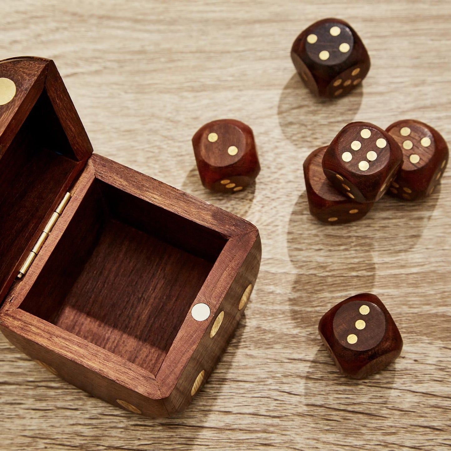 Wooden Dice Box with 6 Dice