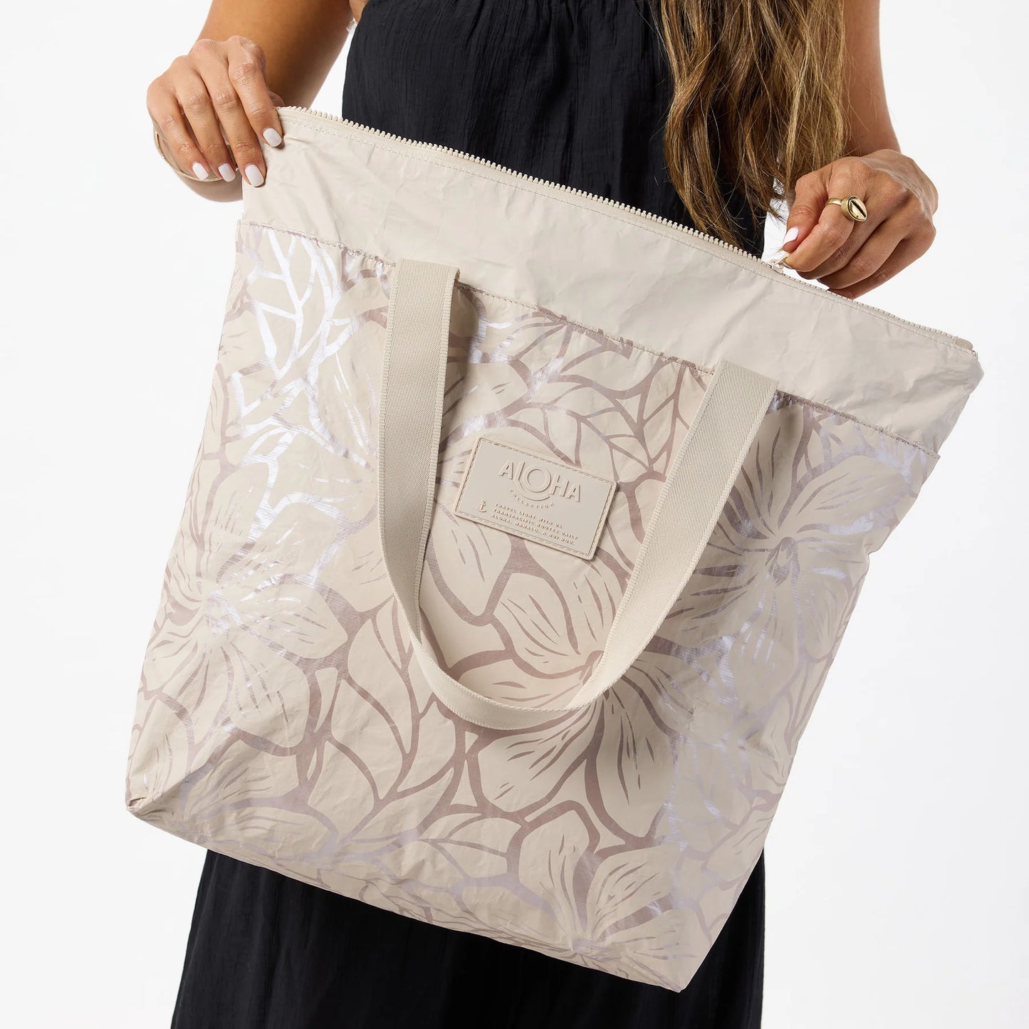 Aloha Collection Backyard Day Tripper Oyster on Sandstone