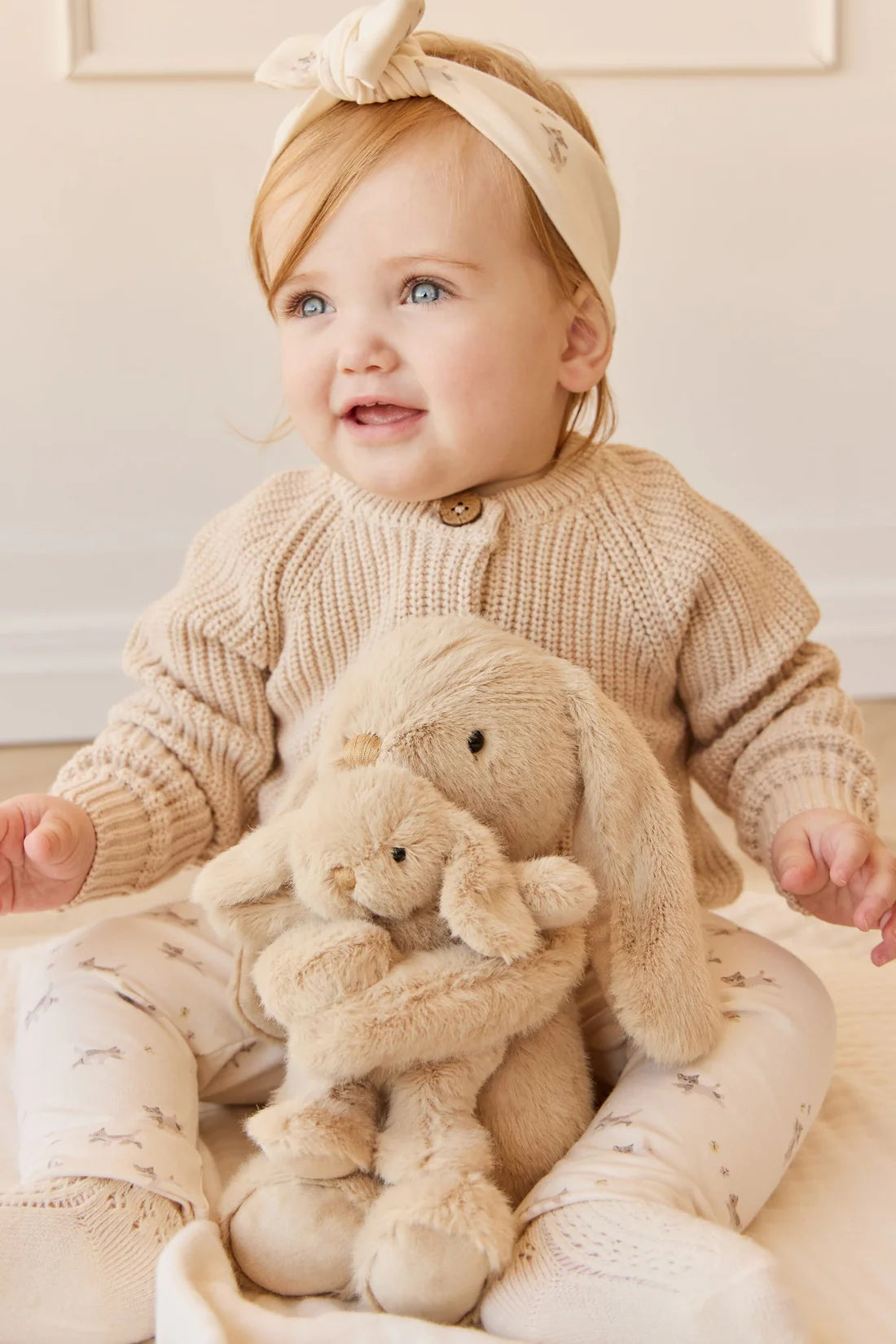 Frankie the Hugging Bunny Caramel