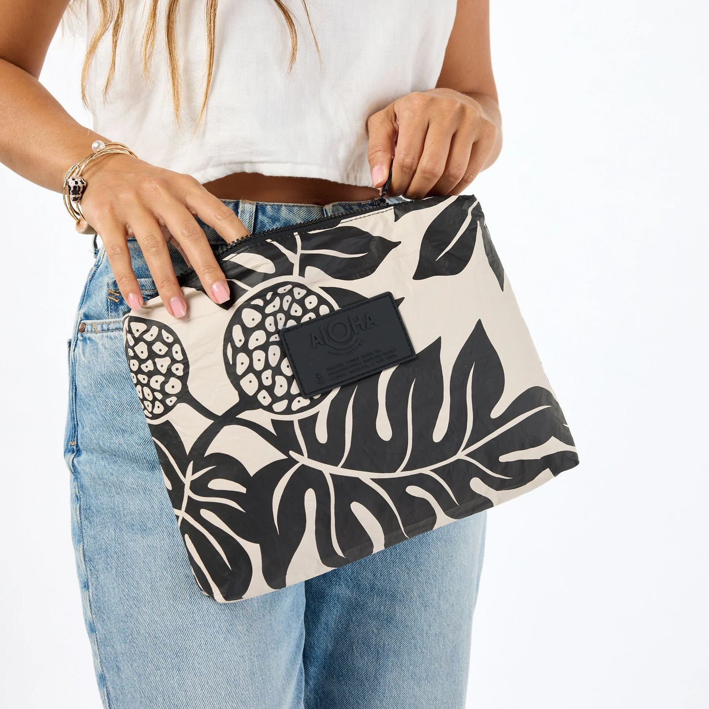 Aloha Collection Holomua Mid Pouch Black on Sandstone