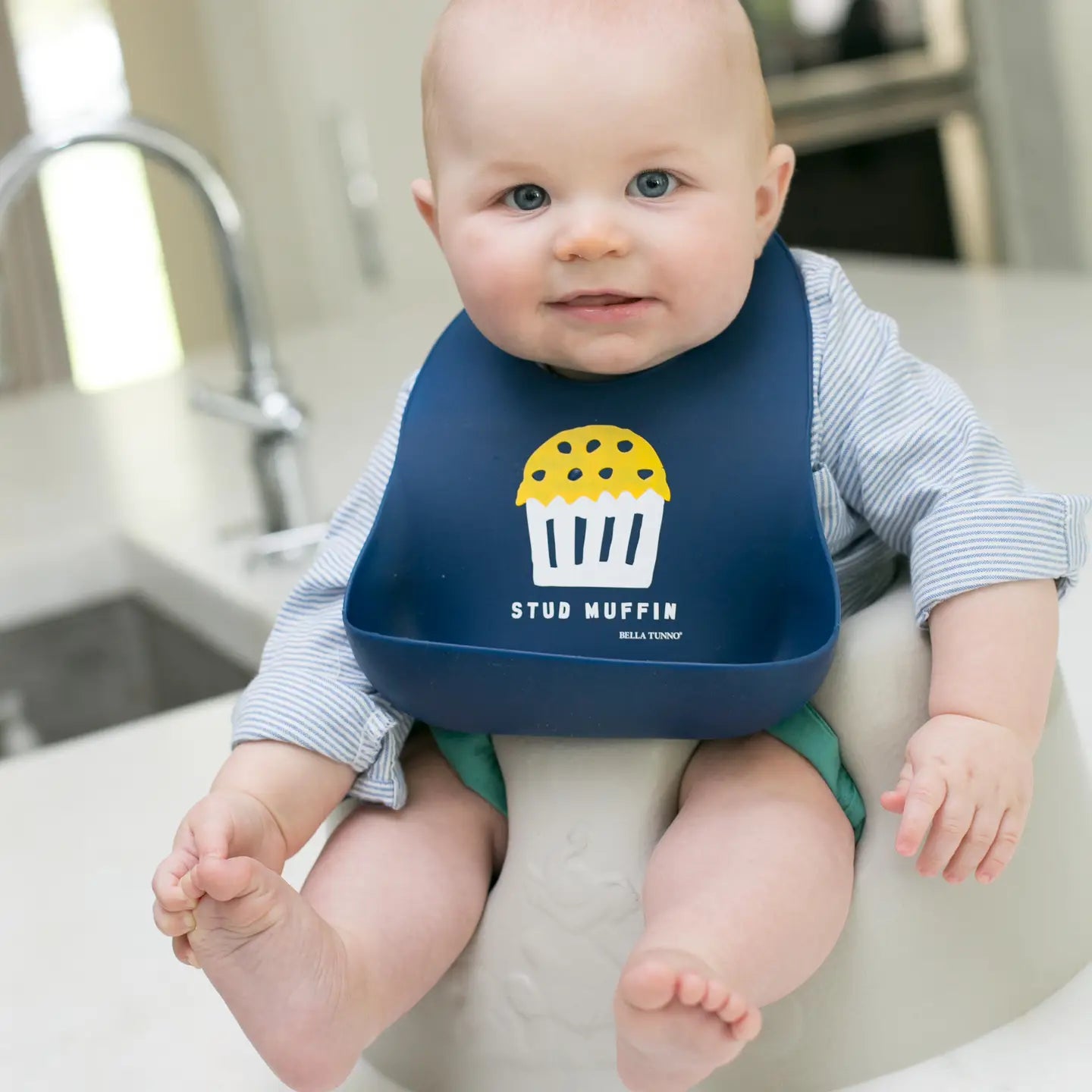 Bella Tunno Wonder Bib Stud Muffin