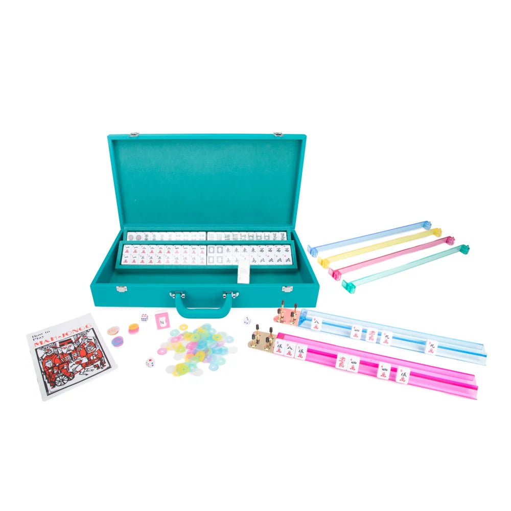 Ellen mahjong set in a teal case