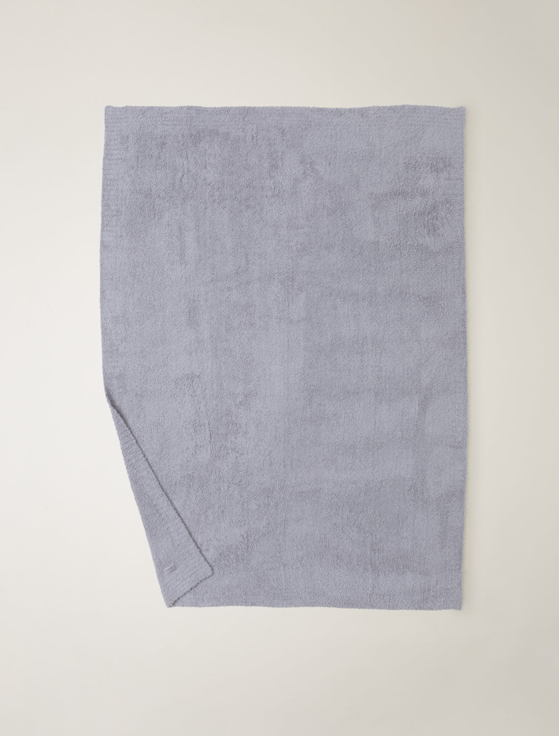 Barefoot dreams cozychic throw in dove gray