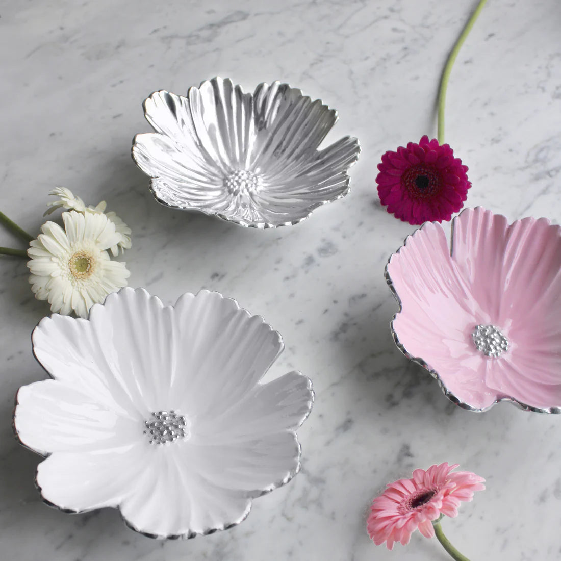 Mariposa Cosmos White Sauce Dish