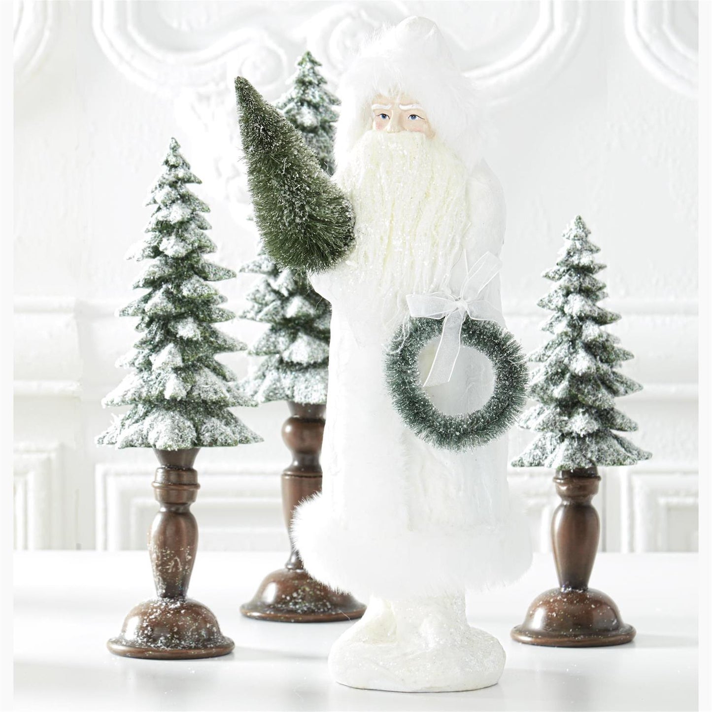 Glitter Cream Fur Santa w/ Wreath & Tree