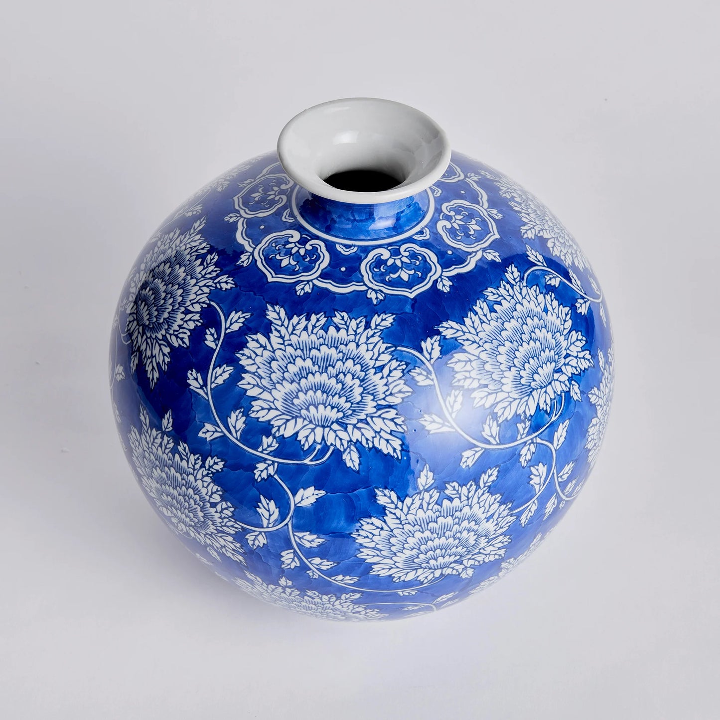 Classic Blue and White Napa Home Barclay Butera Dynasty Tang Vase