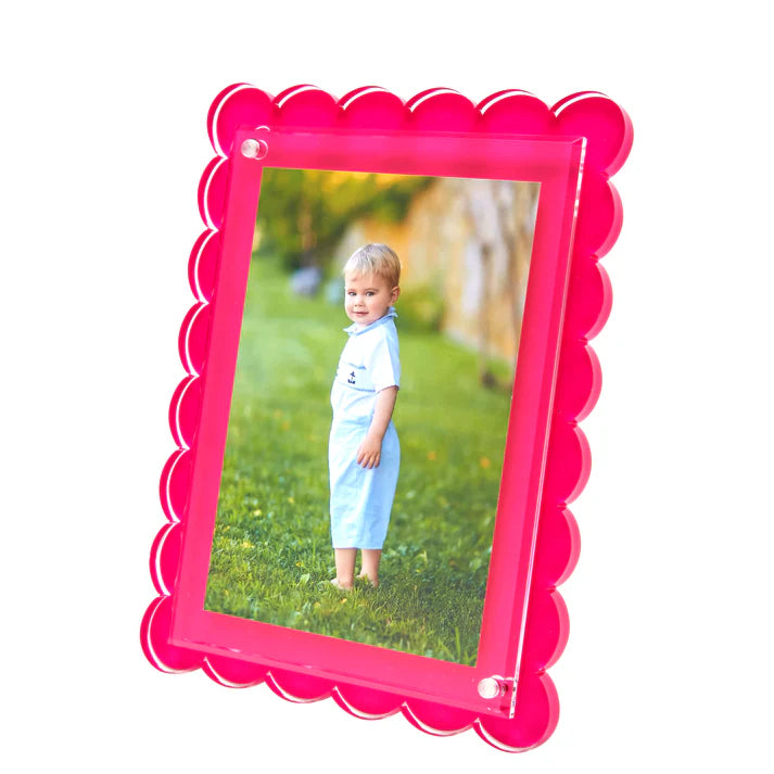 Tara Wilson Scallop Frame Pink