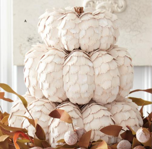 Scalloped Wood Chip Pumpkin