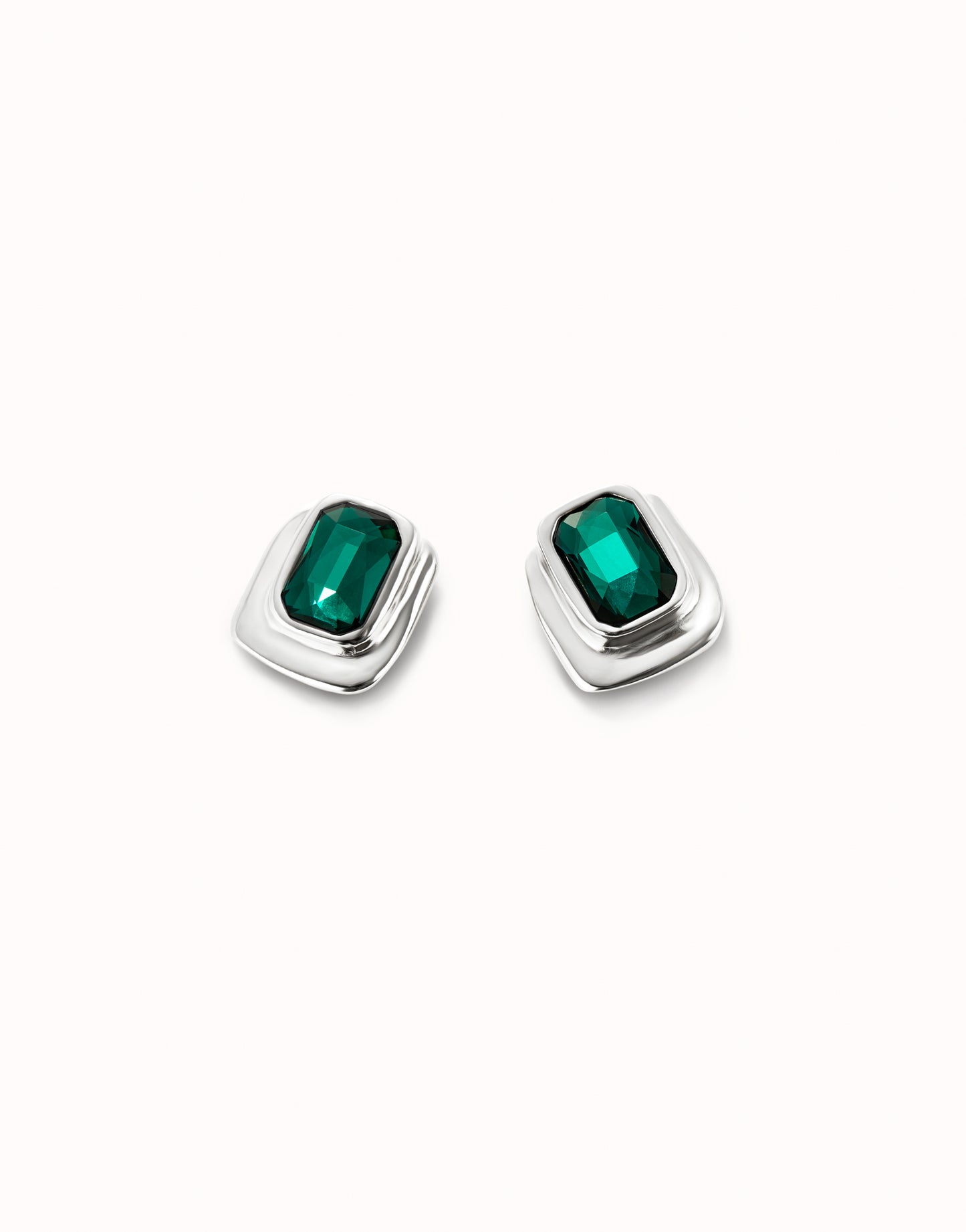 UNOde50 Ser Magnetica Silver stud Earrings with rectangle Green Crystal on a silver platform.  