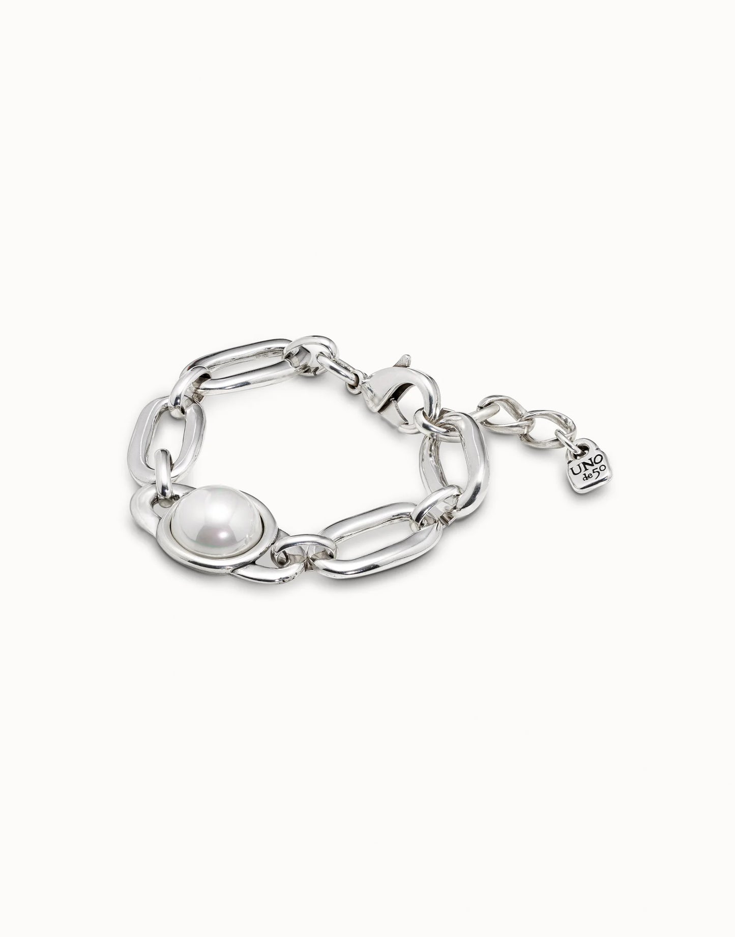 UNOde50 Ovni Bracelet with Silver Oval-Shaped Links and a Central Pearl