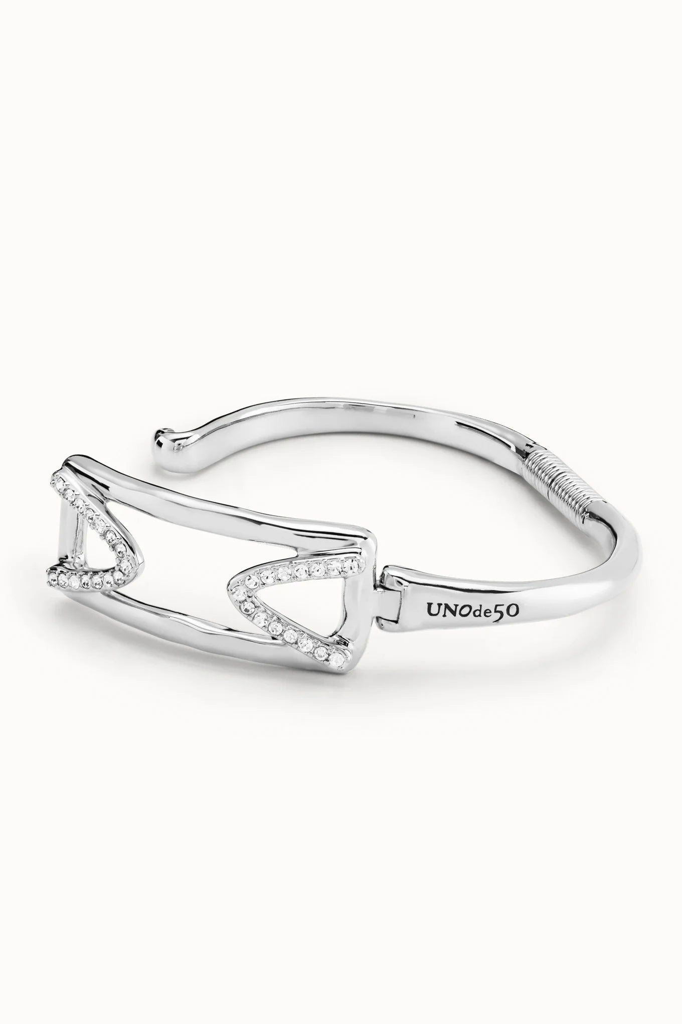 Silver bracelet with 'UNODE50' logo on a white background from the Brave collection